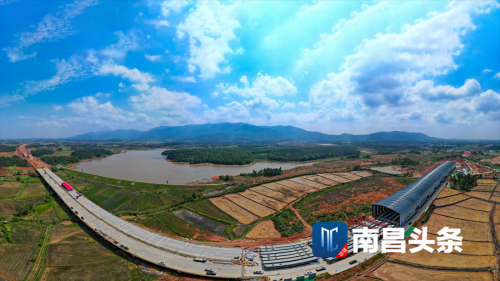 抢抓进度建设者们坚守一线为项目按下“加快键”