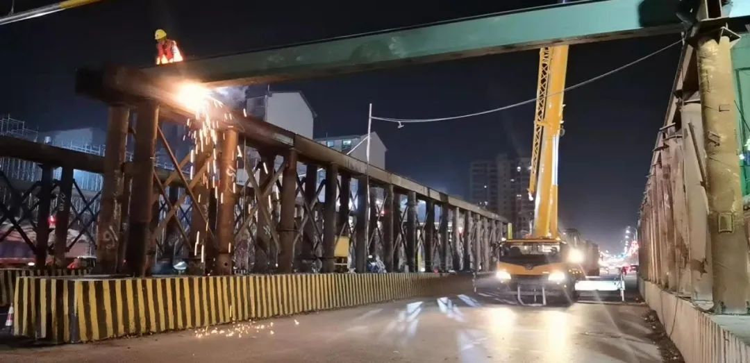 党委书记、董事长涂建平现场调度南表环高快项目工程